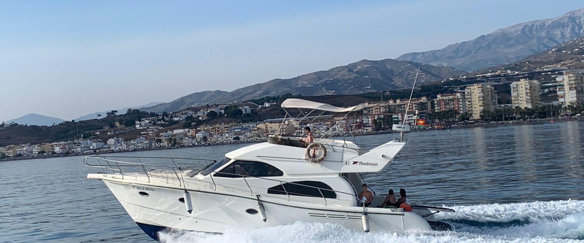 Paseos en Barco en Caleta de Vélez